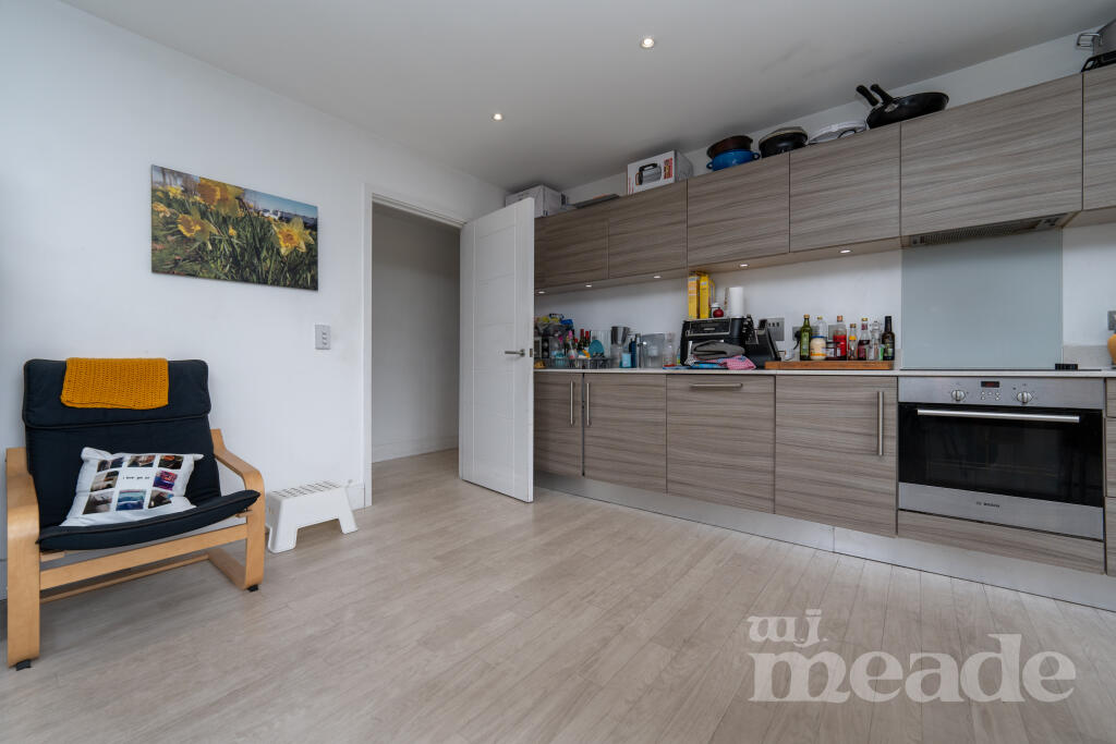 Altius Court, Highams Park, E4