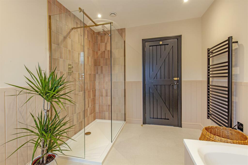 Bathroom-2.jpg