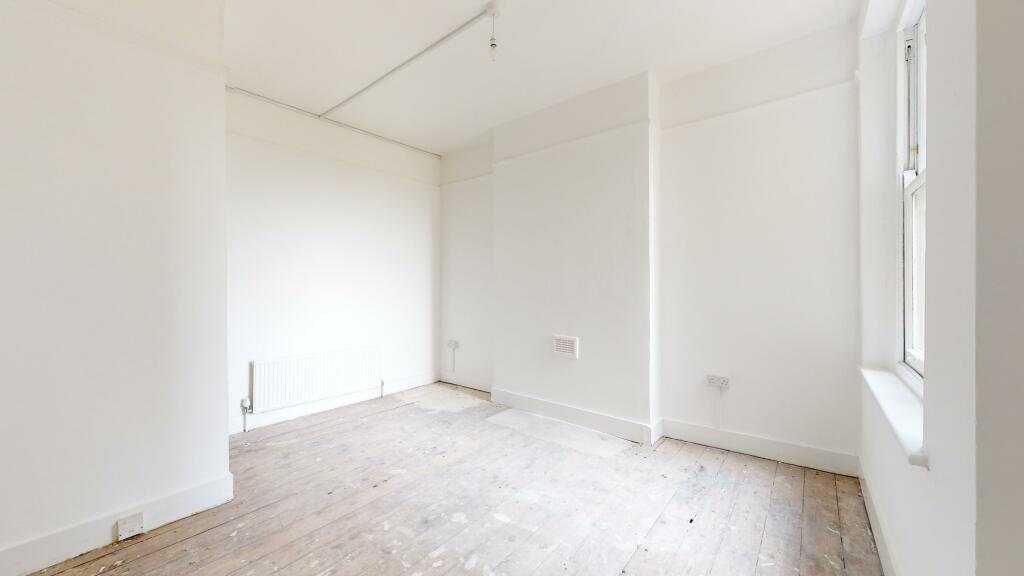 Flat 3, 28 Cathcart Hill, Tufnell Park, London, N19 5QN