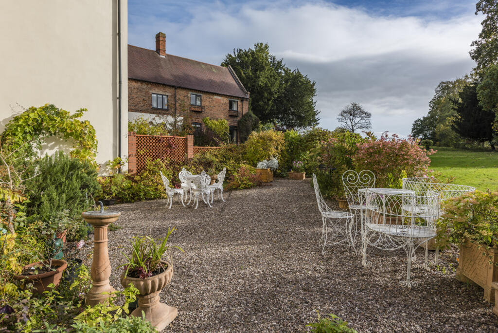 Courtyard Garden