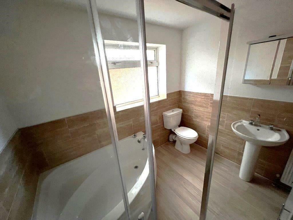 bathroom c.jpg