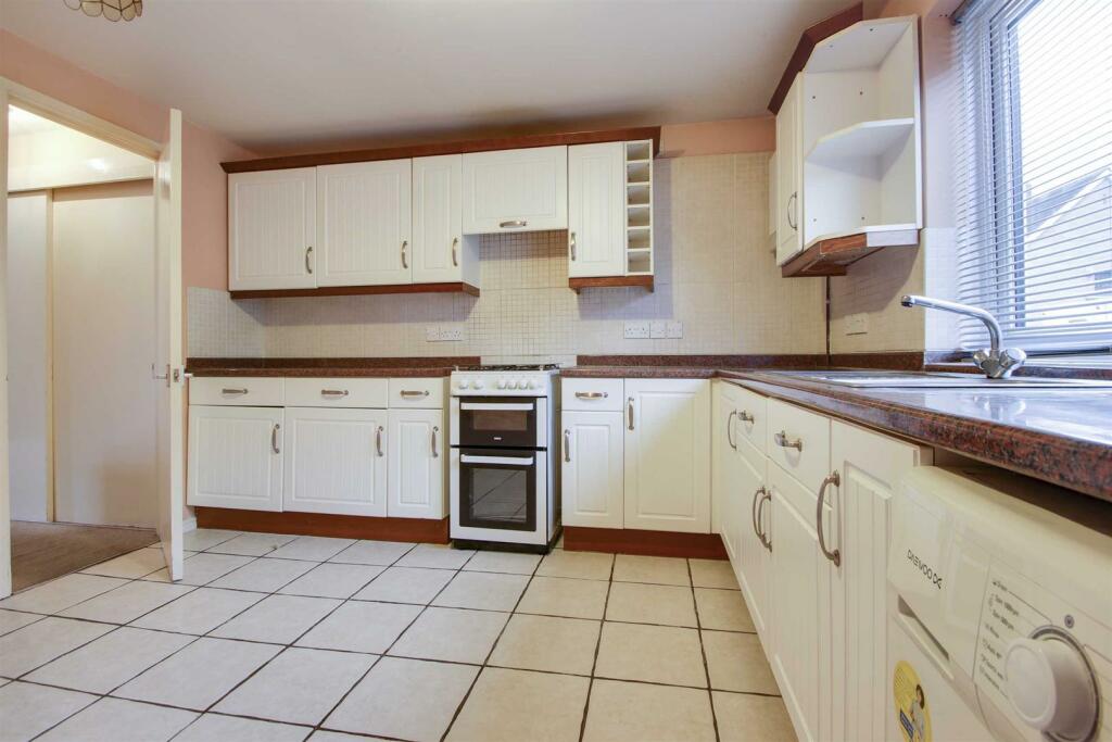 KITCHEN DINING ROOM