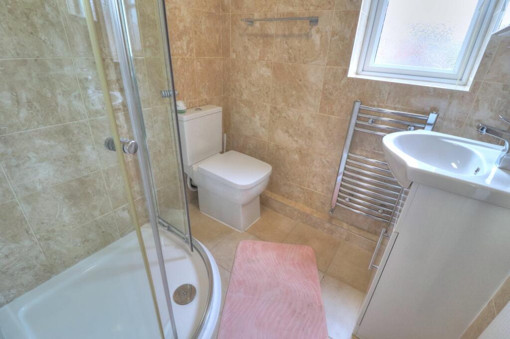 Master En-Suite Shower Room