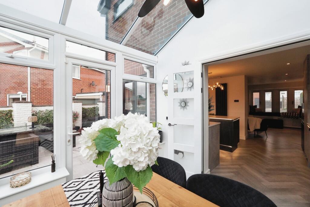 Generous Conservatory/Dining Space