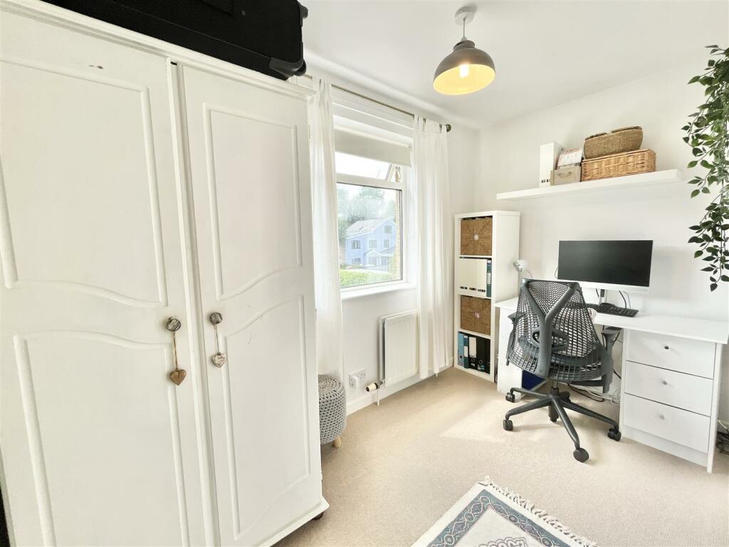 HOME OFFICE/NURSERY/DRESSING ROOM