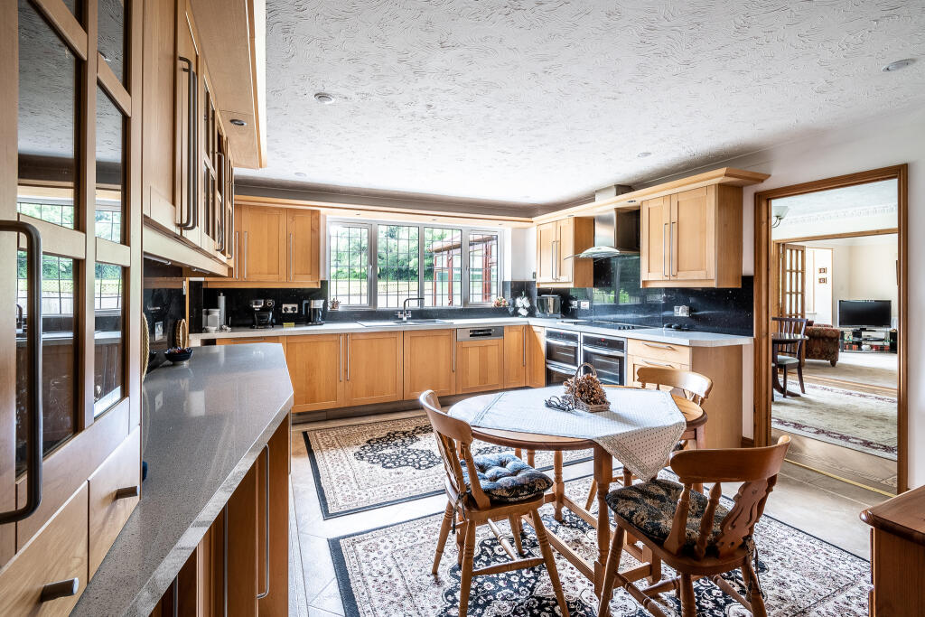 Kitchen/Breakfast Room