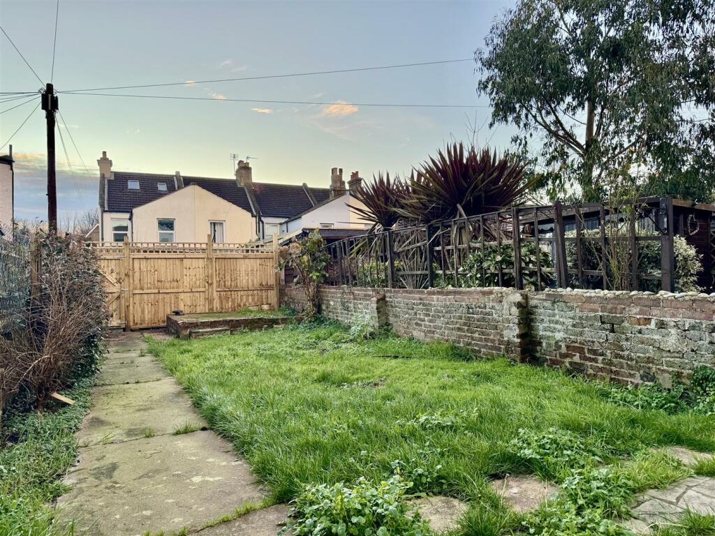 Windsor Road, Bexhill-On-Sea, TN39 3PB