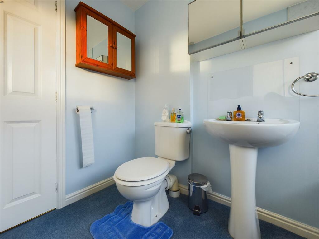 HOUSE BATHROOM