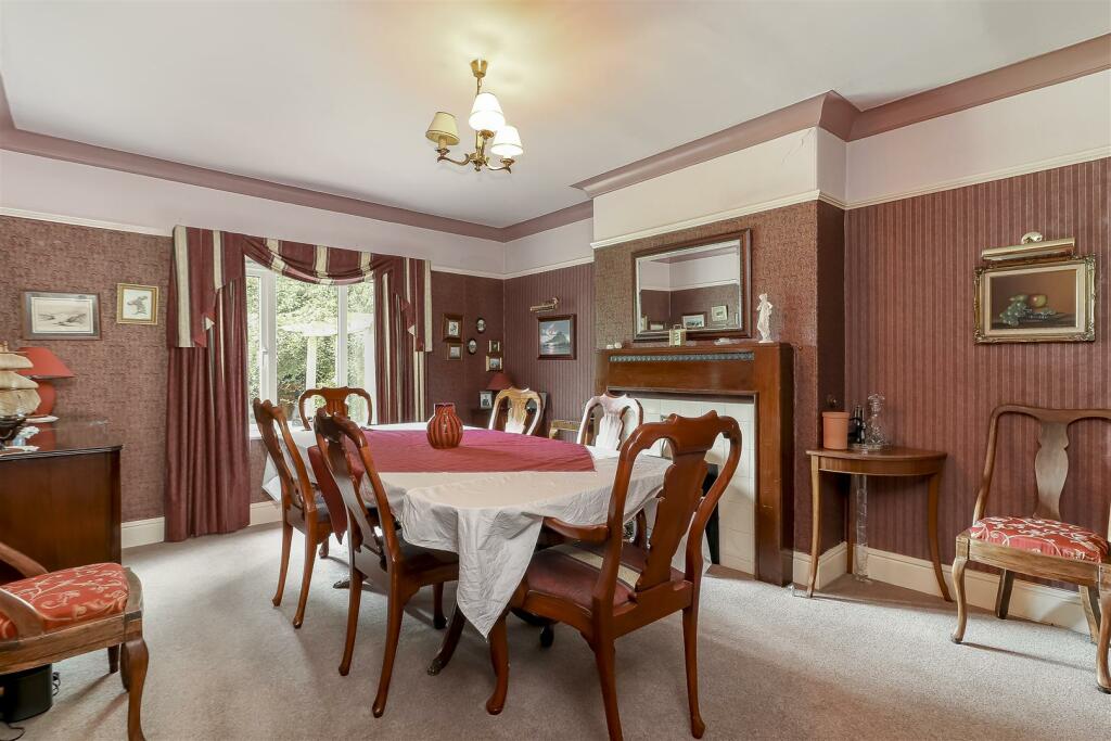 Dining Room.jpg