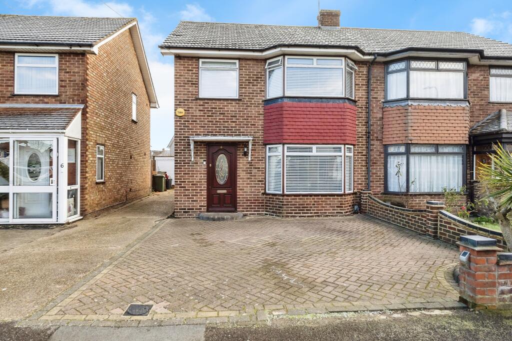 Stephen Avenue, Rainham, RM13