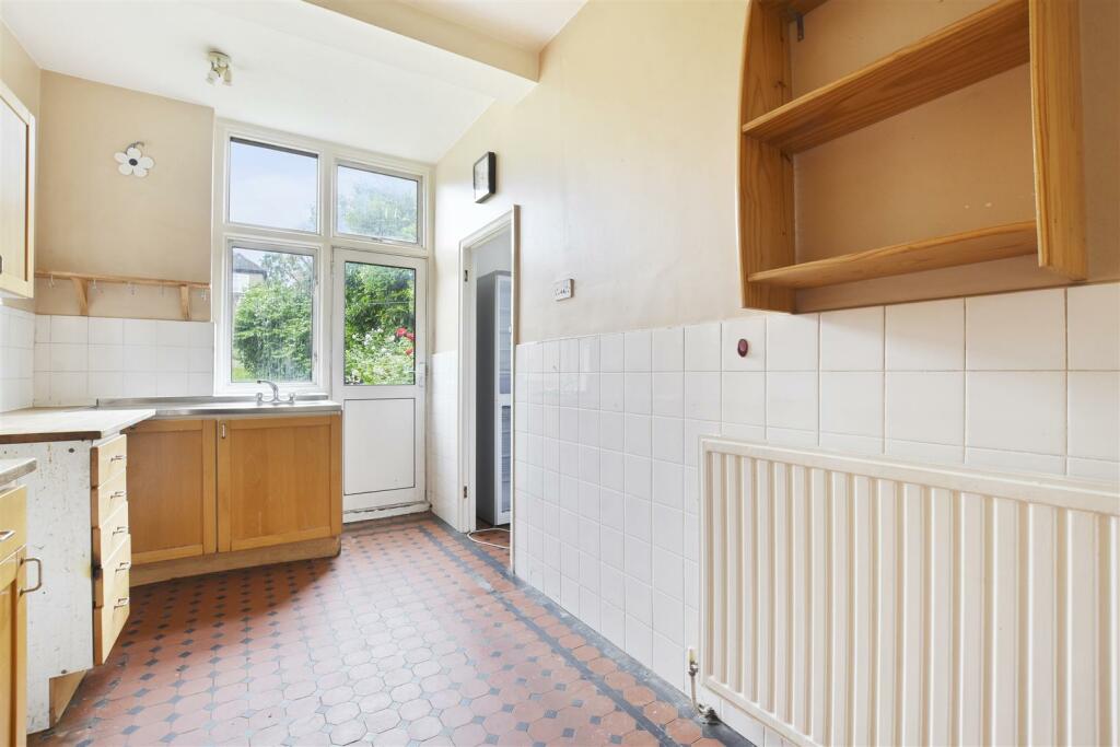 11-8ccdGCWT - 12 Irwin Gdns - Kitchen 2 -Original 