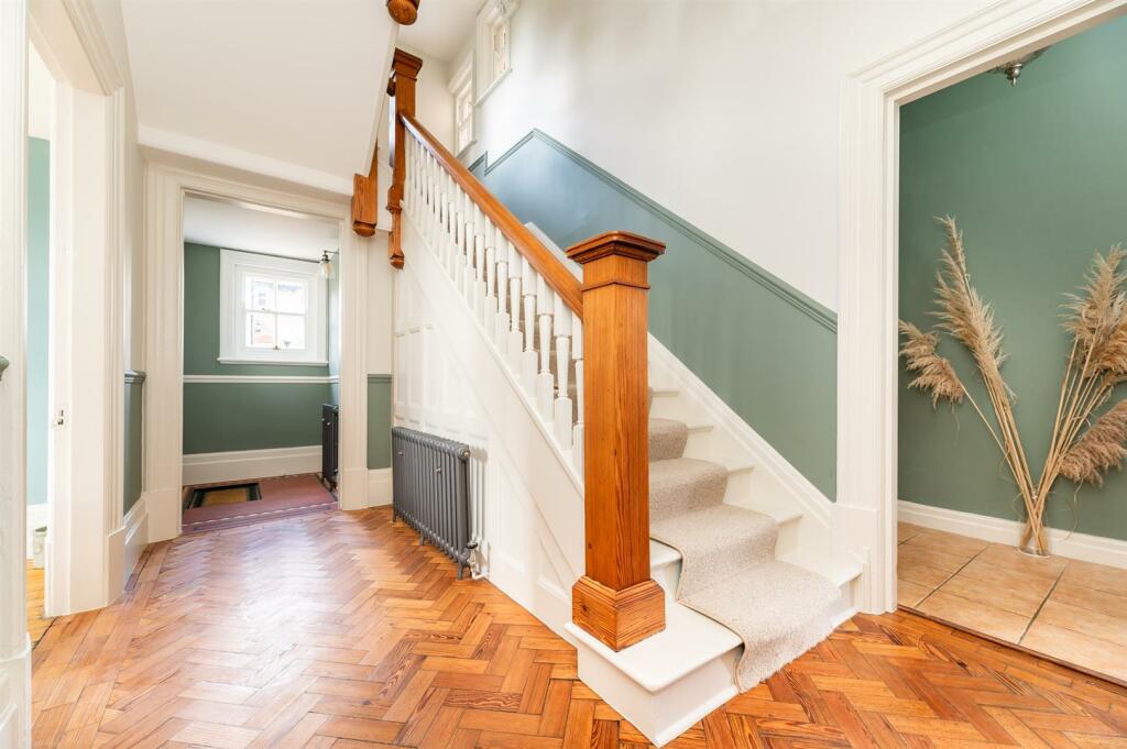 ENTRANCE HALLWAY