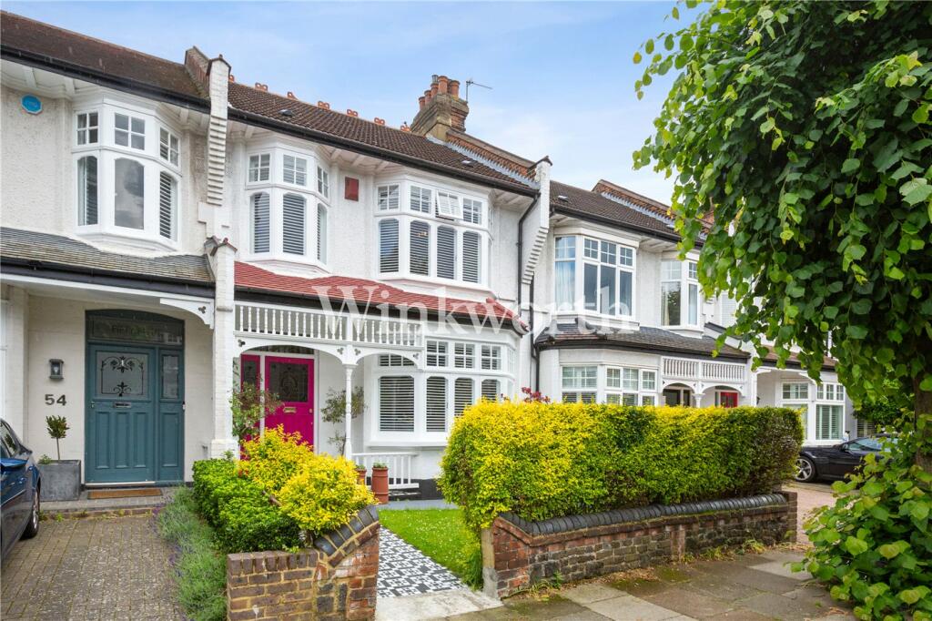 Caversham Avenue, London, N13