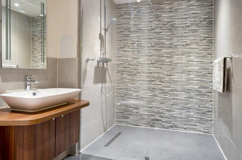 Jack &amp; Jill style ensuite shower ...