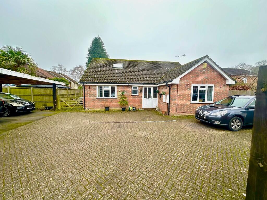 Hendon Road, Bordon, Hampshire, GU35