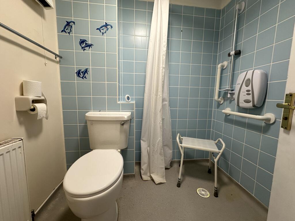 Wet Room.JPG