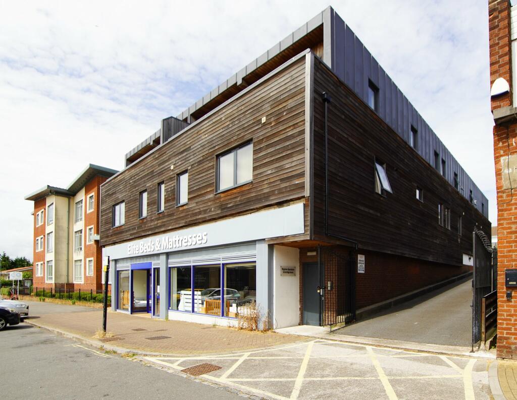 Brigstowe Apartments, 62-64 High Street , Shirehampton