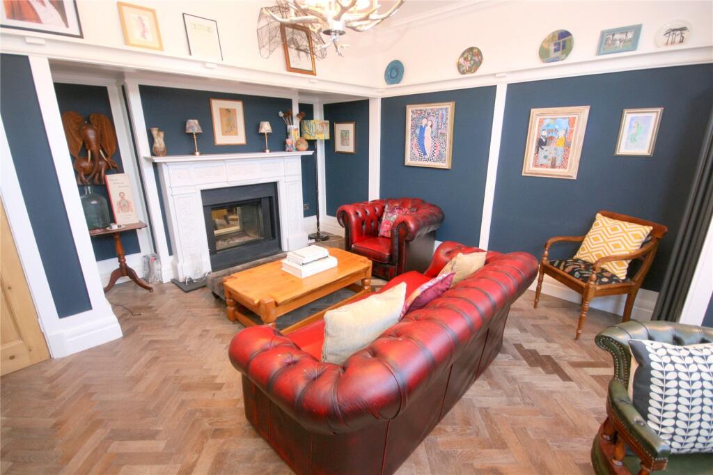 Sitting Room Photo 2