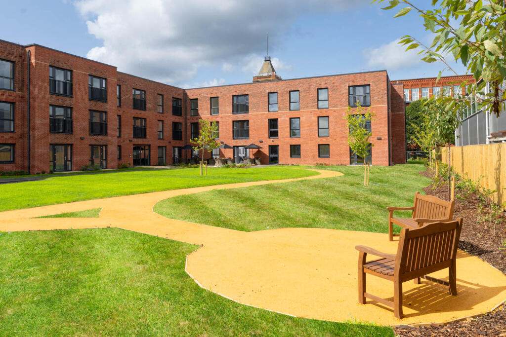 Sydney Grange, Failsworth - Exterior Communal Gardens