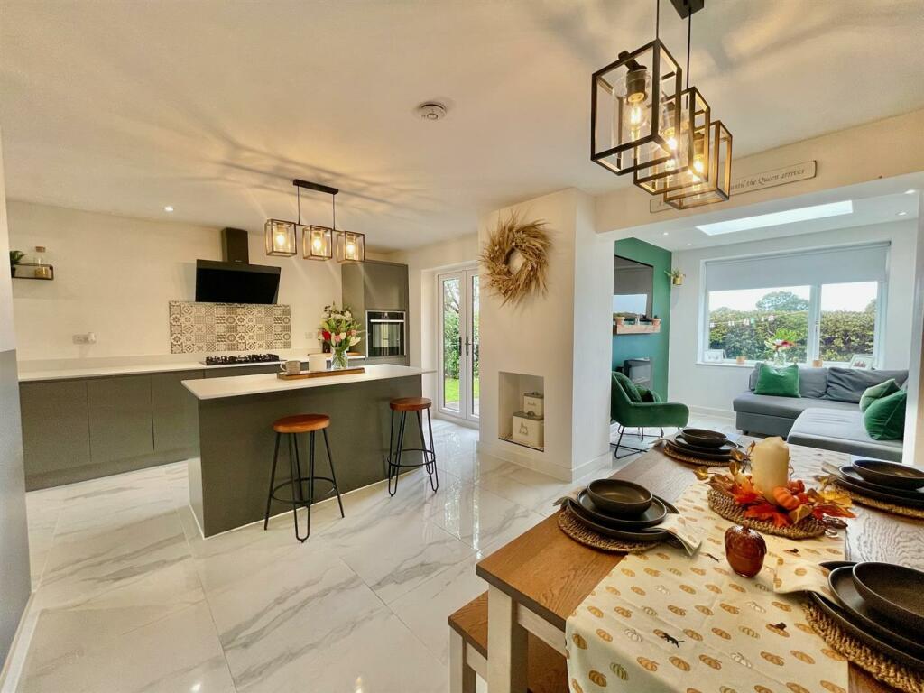 Open Plan Kitchen/Dining Room