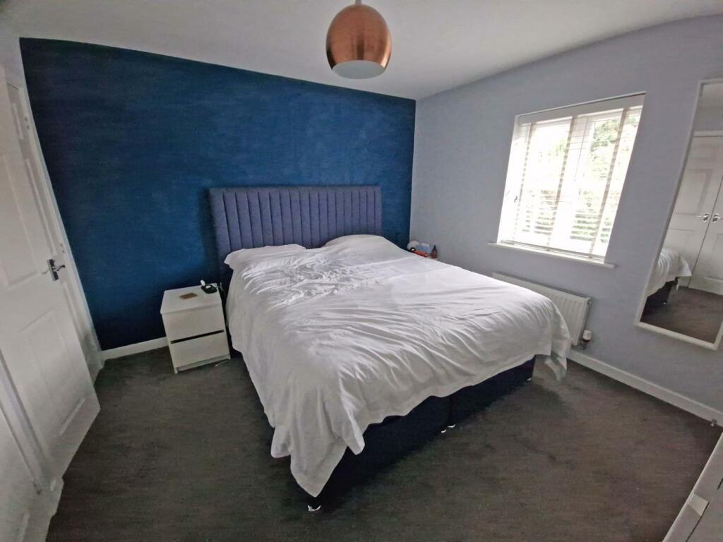 bedroom1.jpg