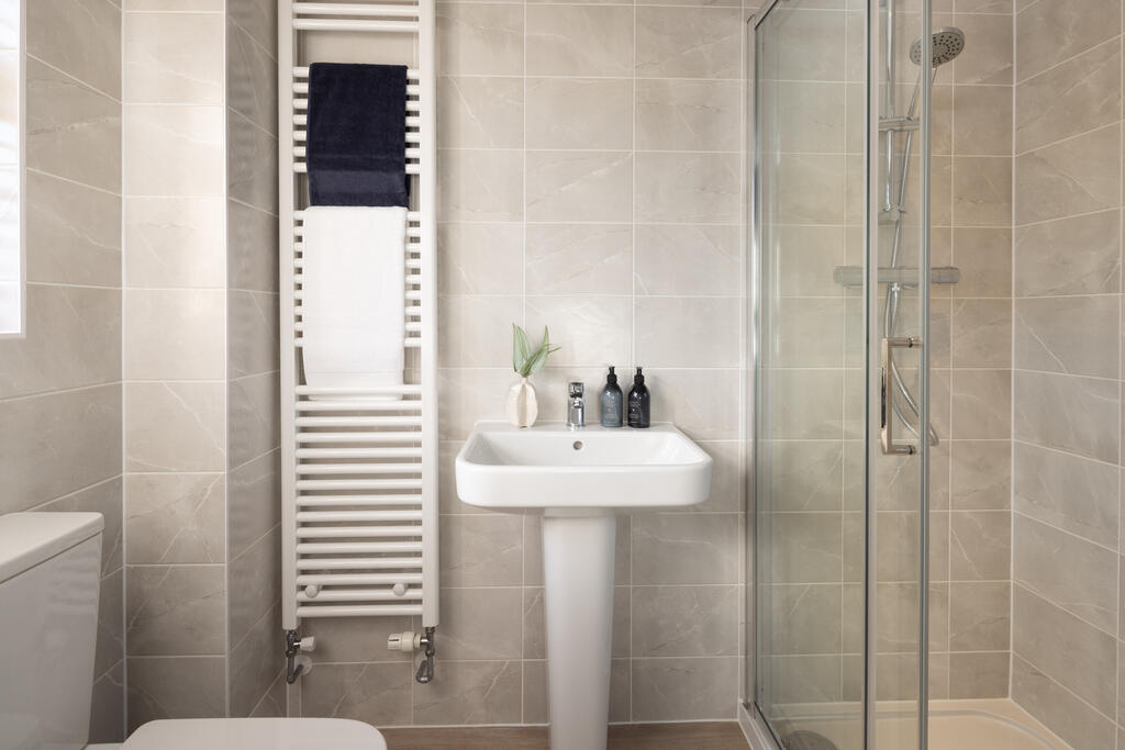 En suite in main bedroom in the alder show home