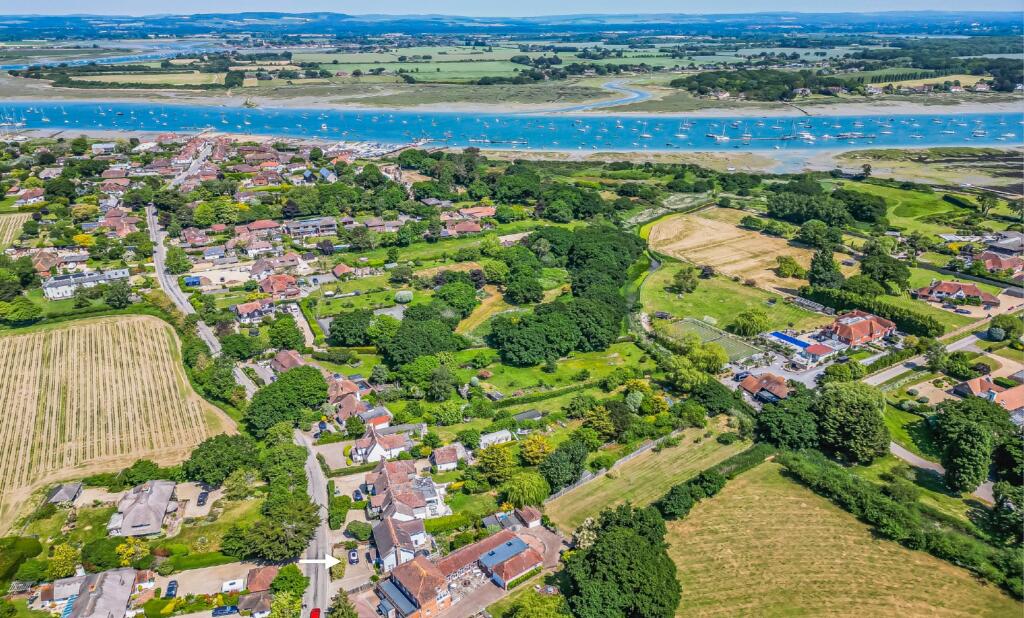 Cherry Tree Cottage, Itchenor, nr sailing club