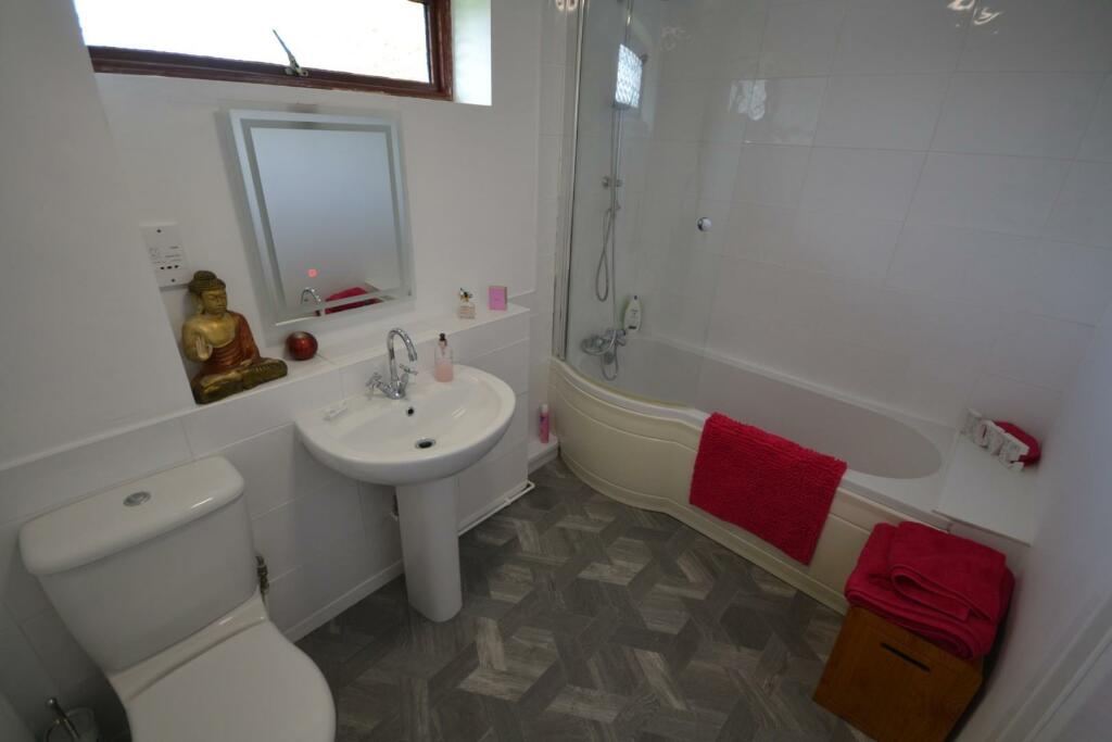 EN SUITE