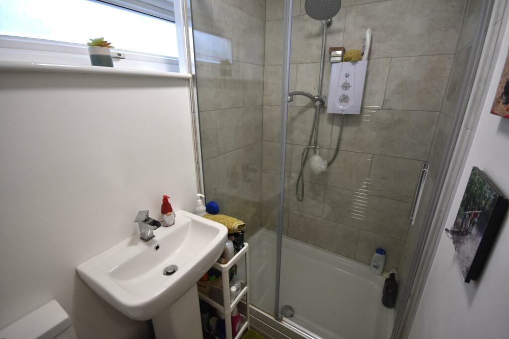 GROUND FLOOR SHOWER SUITE