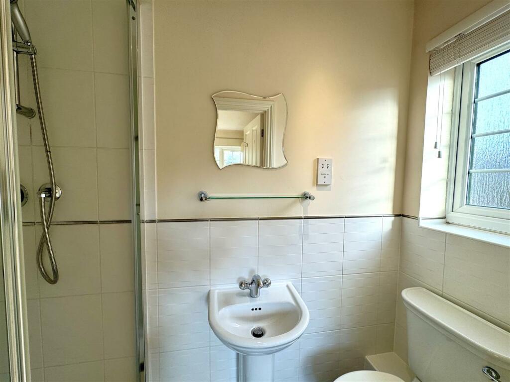 En-Suite Bathroom