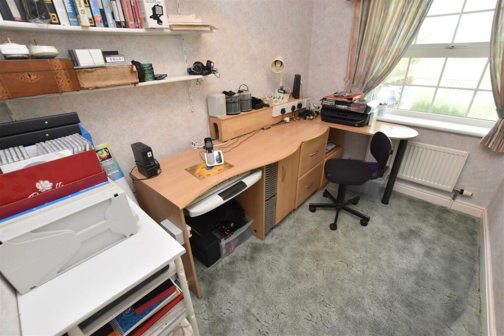 BEDROOM FIVE/OFFICE