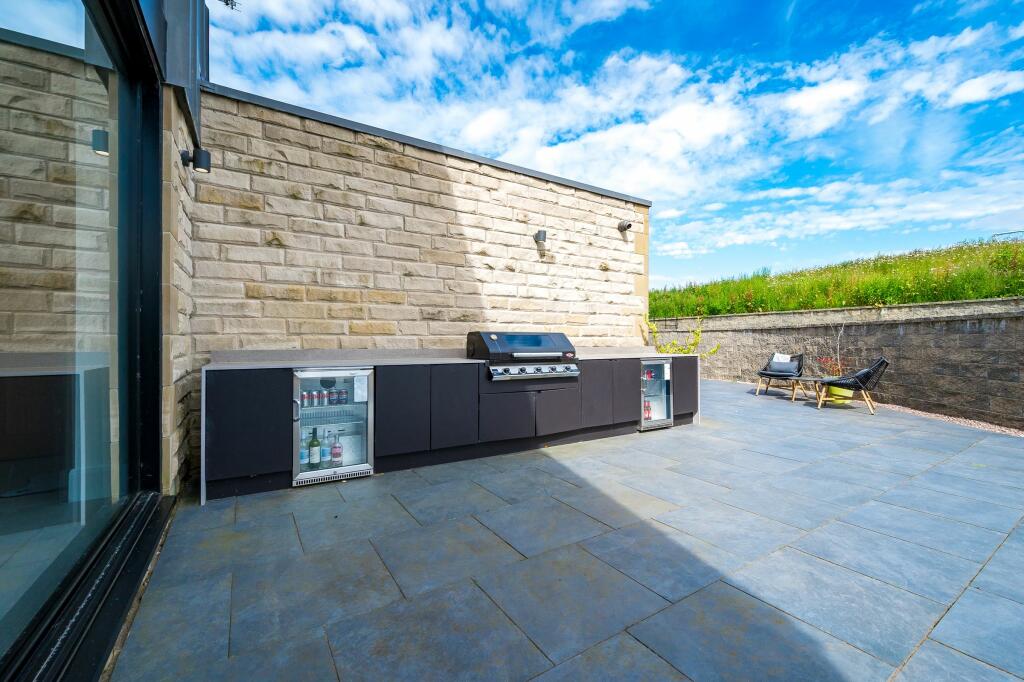 Outdoor Kitchen