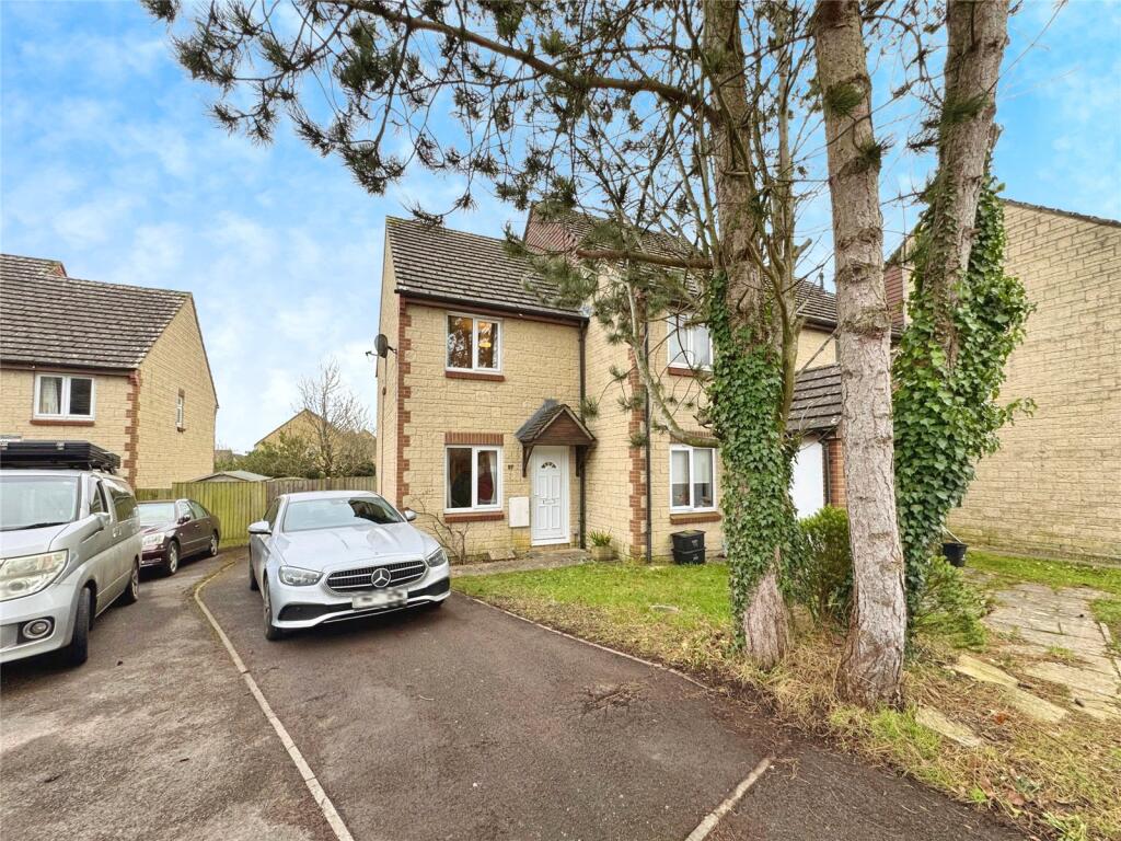 Kemble Drive, Cirencester, Gloucestershire, GL7