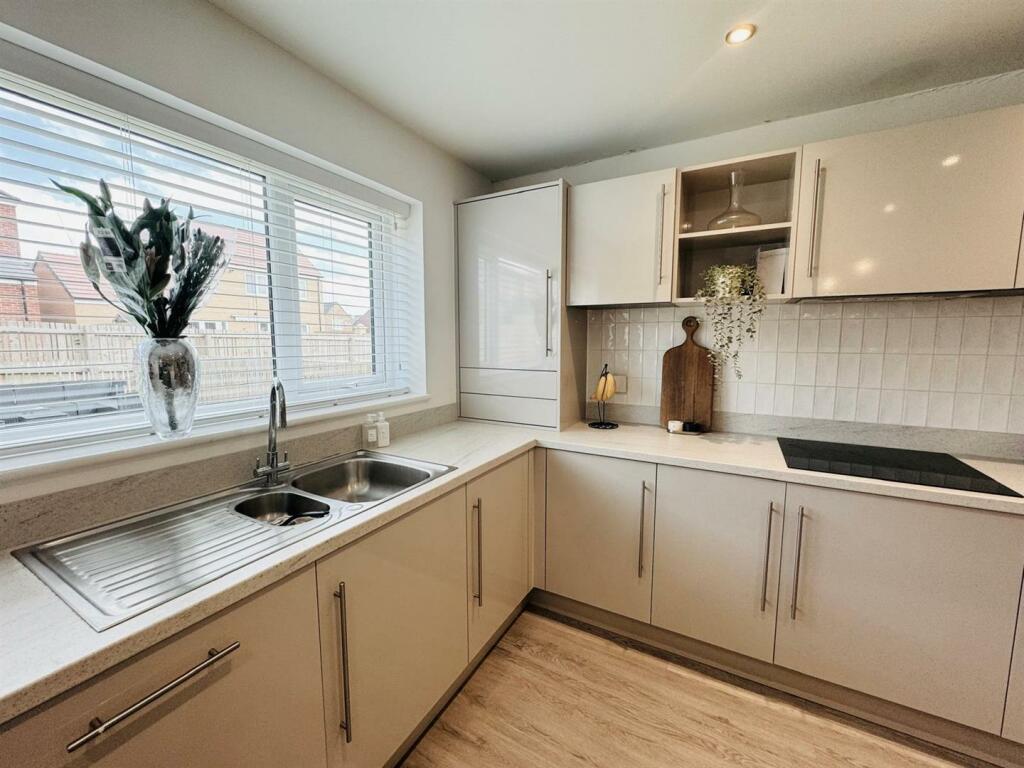 Kitchen Diner Living Area