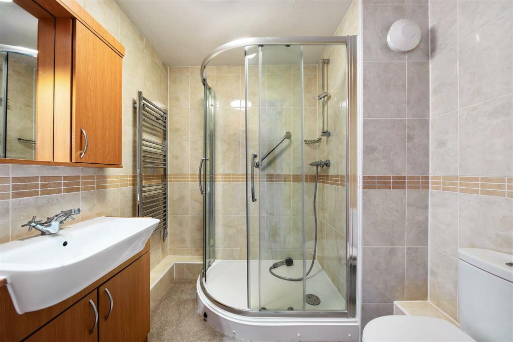 Shower Room.jpg