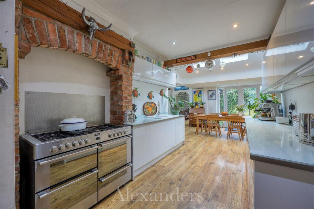 Kitchen/Dining Room