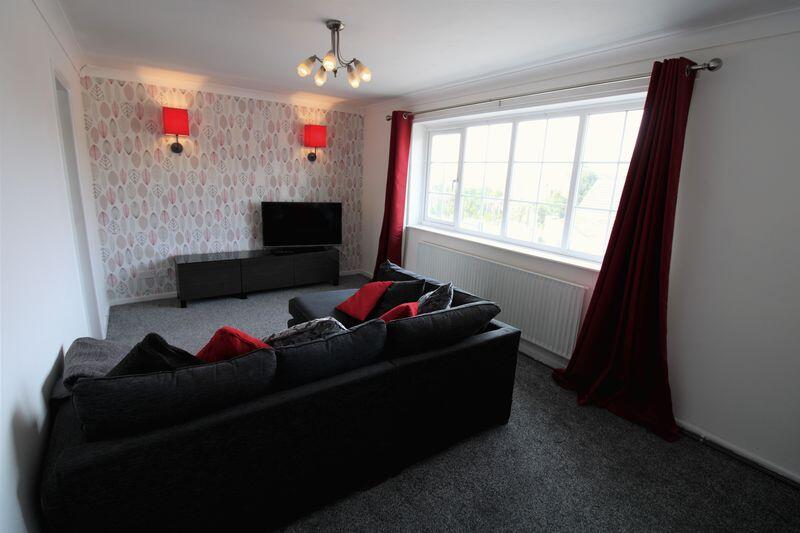 Holly Drive, Forest Town, Mansfield, NG19 0NT