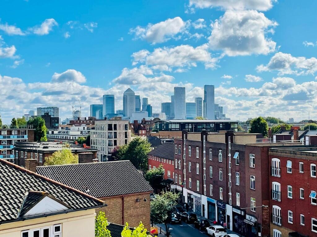 Sidney Street, London, E1