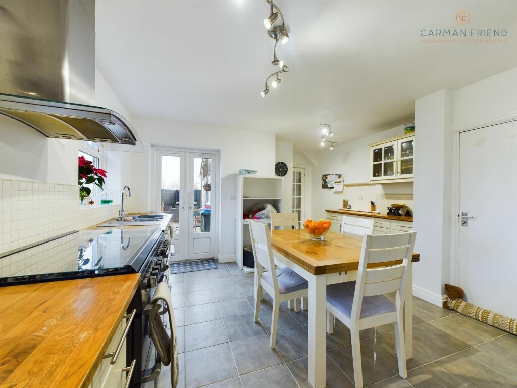 Kitchen/Breakfast Room