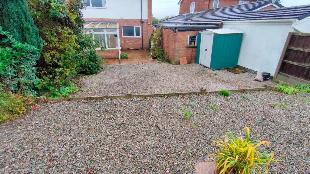 Holyrood Crescent, Wrexham, LL11