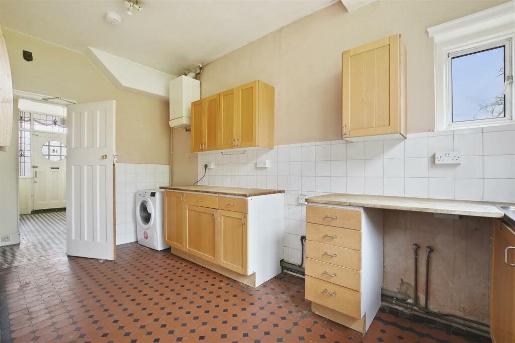 12-456eGCWT - 12 Irwin Gdns - Kitchen 3 -Original 