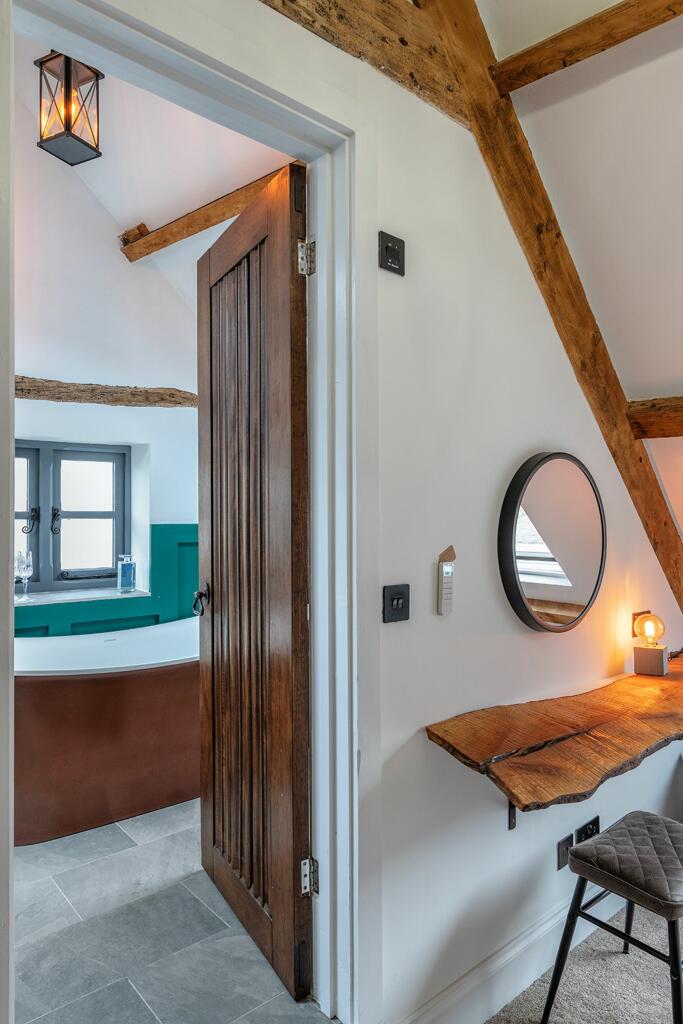 The Apple Loft, Strete, Dartmouth: Bedroom / Bathroom