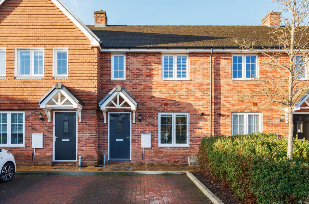 Montague Mews, Farnham, Surrey, GU9