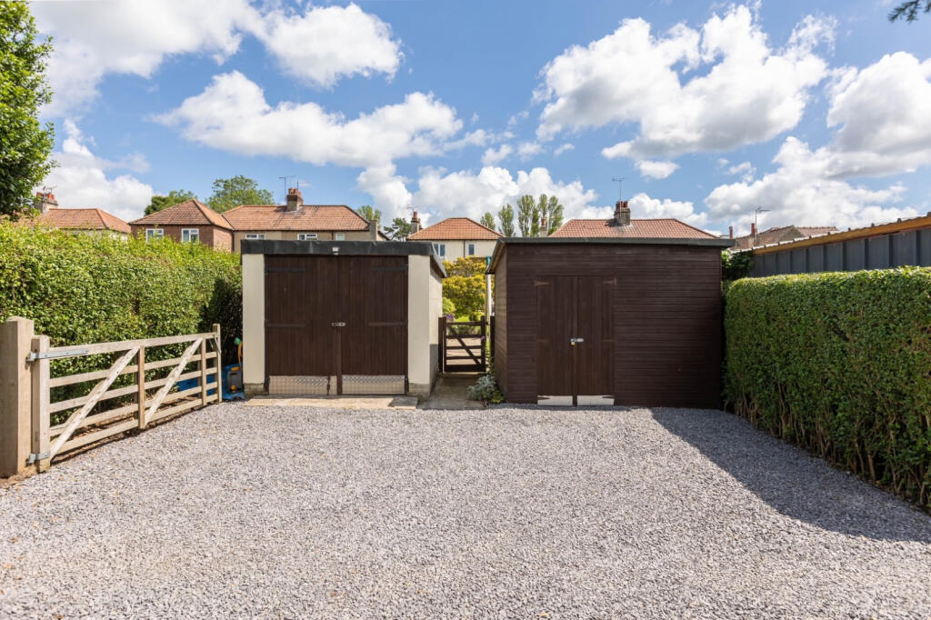 Shed/Garage