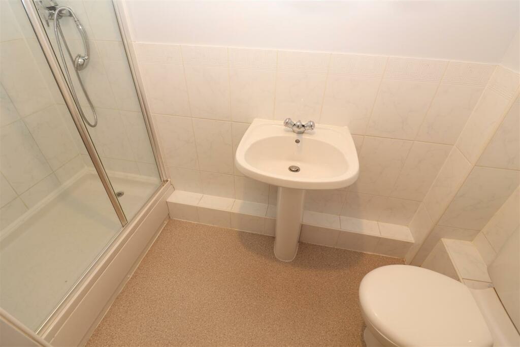 En-suite Shower Room / WC