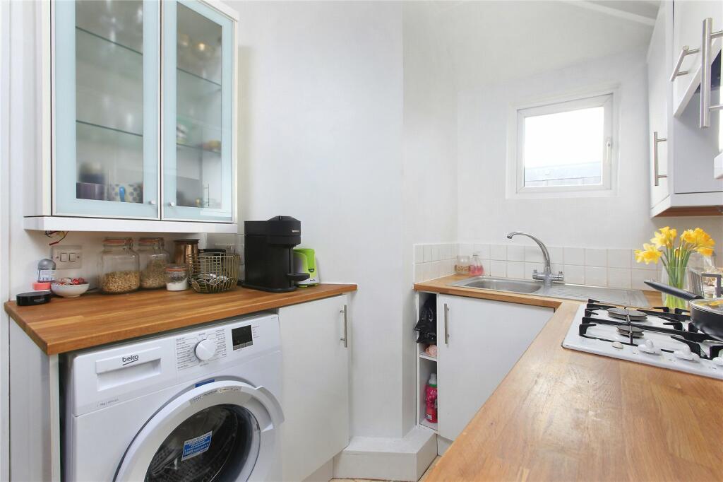 property in Cavendish Road, 
Balham, SW12