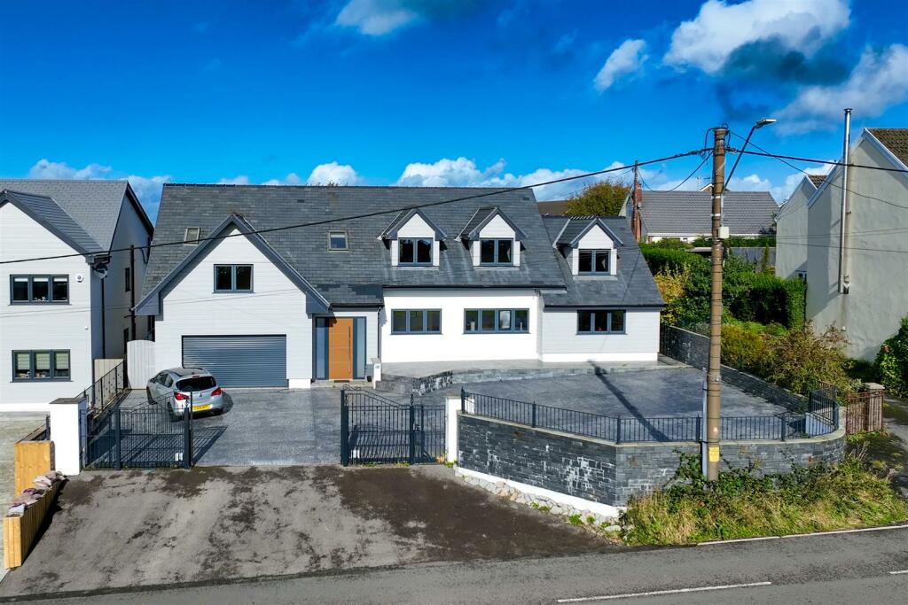 Joiners Road, Three Crosses