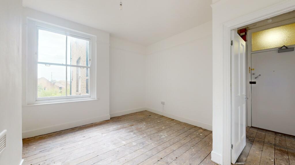 Flat 3, 28 Cathcart Hill, Tufnell Park, London, N19 5QN