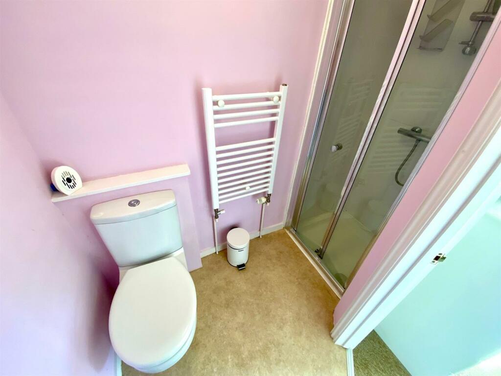 EN SUITE.jpg