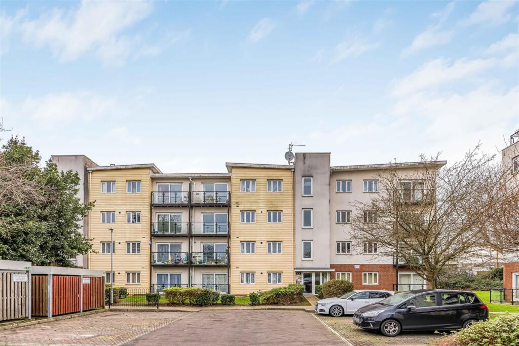 Flat 28 Dymond House, Gisors Road, Milton-Small-Po